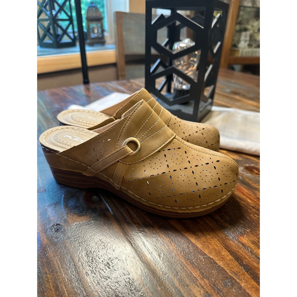 Flexus by Spring Step Bowen Tan Perforated Wedge Mules Clogs Womens 9 TN-9